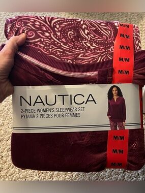 NWT Nautica Women’s 2-Piece Plush Pajama Sleep Set Burgundy Size M
